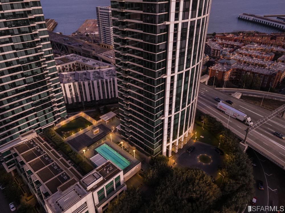 425 1st Street Unit: 2903