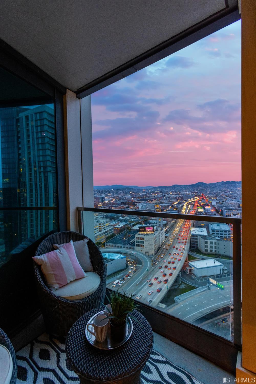 425 1st Street Unit: 2903