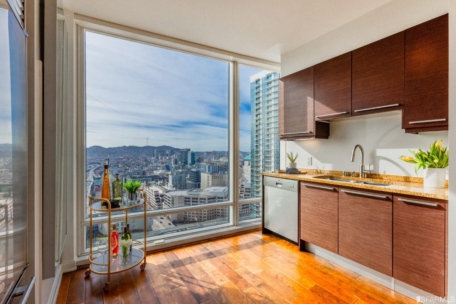 425 1st Street Unit: 2903