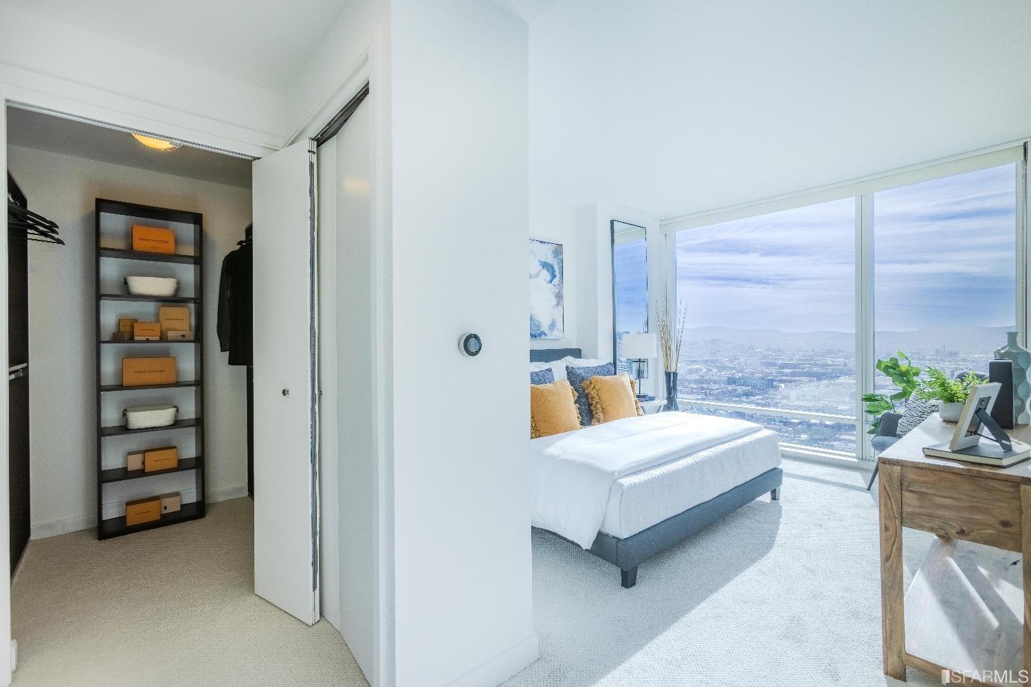 425 1st Street Unit: 2903