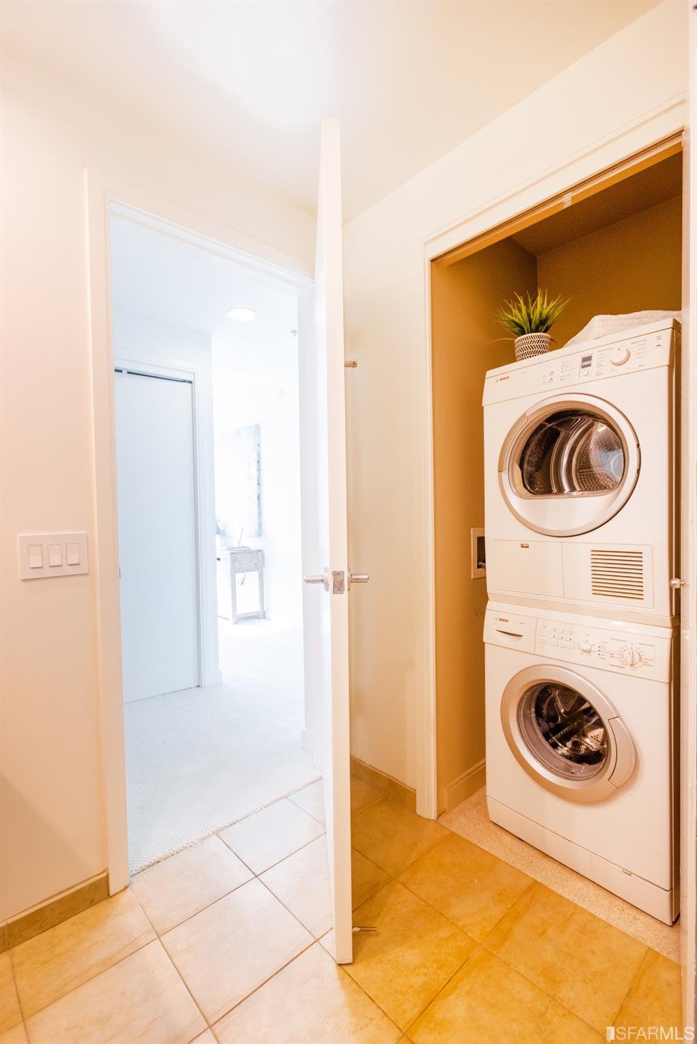 425 1st Street Unit: 2903