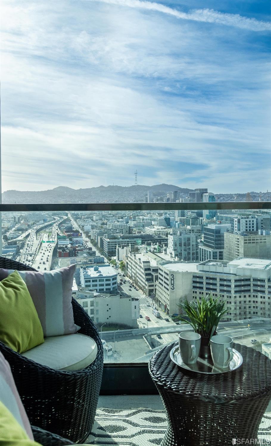 425 1st Street Unit: 2903