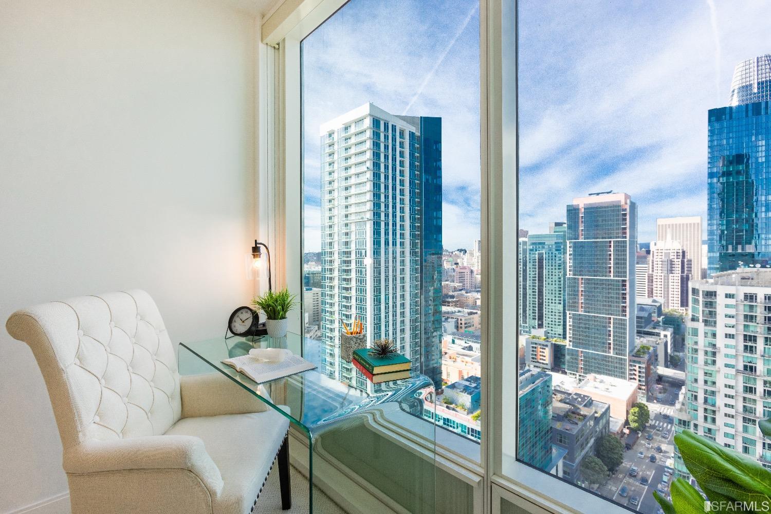 425 1st Street Unit: 2903