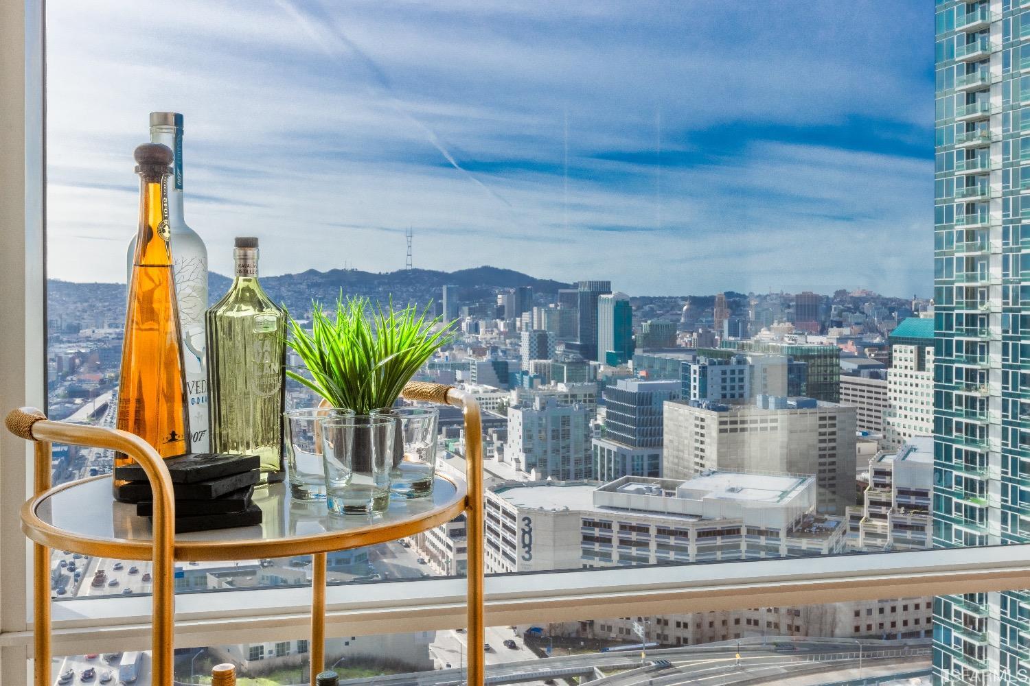 425 1st Street Unit: 2903