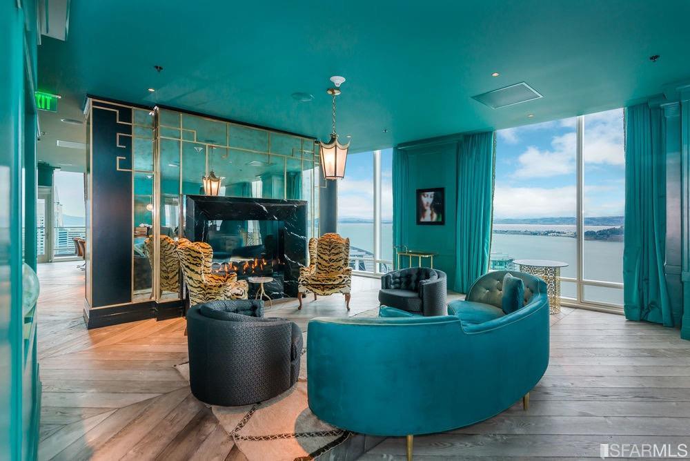 425 1st Street Unit: 2903