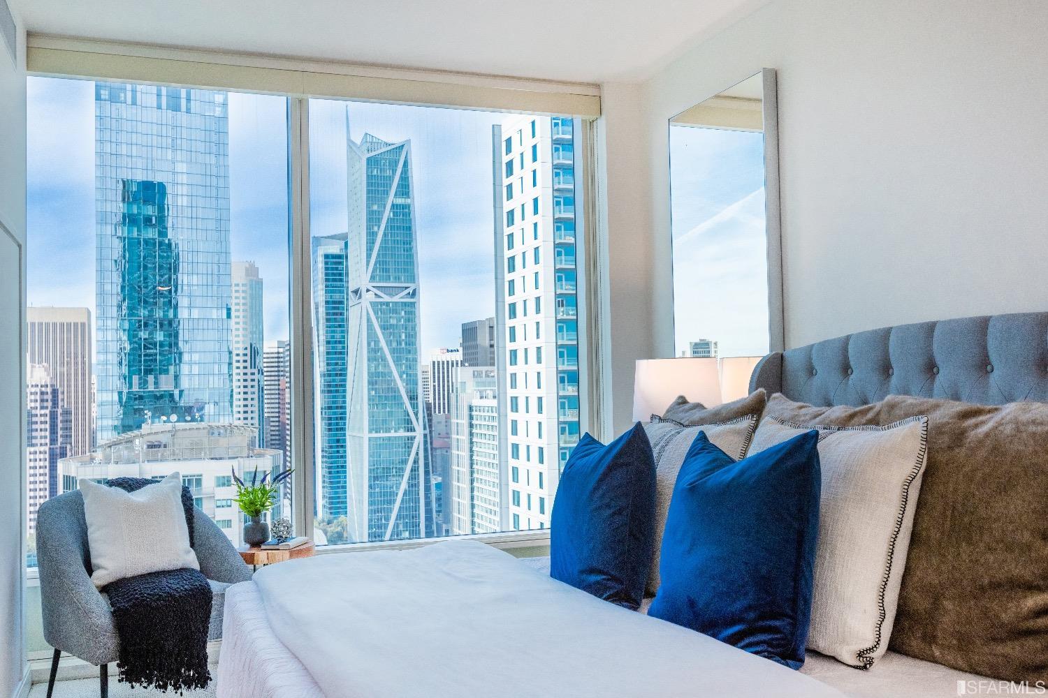 425 1st Street Unit: 2903