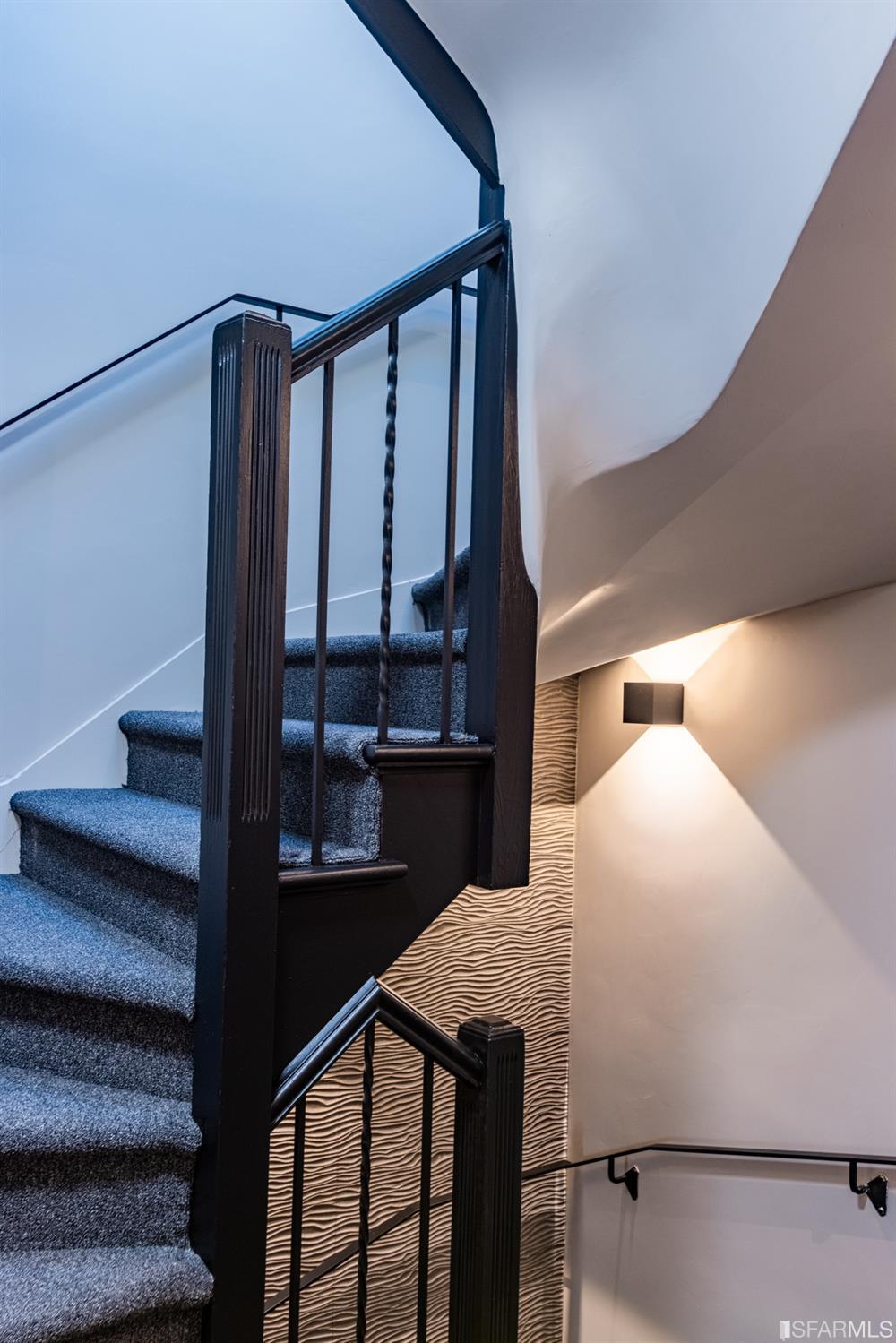 3057 Market Street Unit: 3059