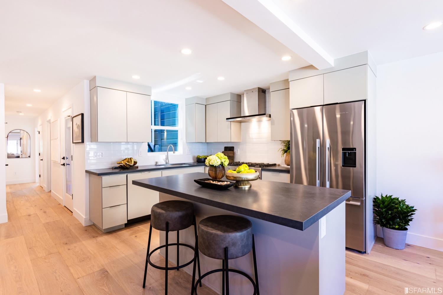 3057 Market Street Unit: 3059