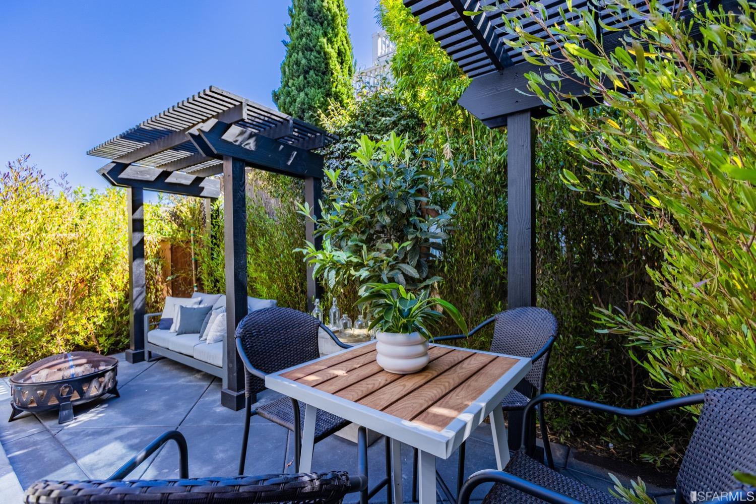 3057 Market Street Unit: 3059