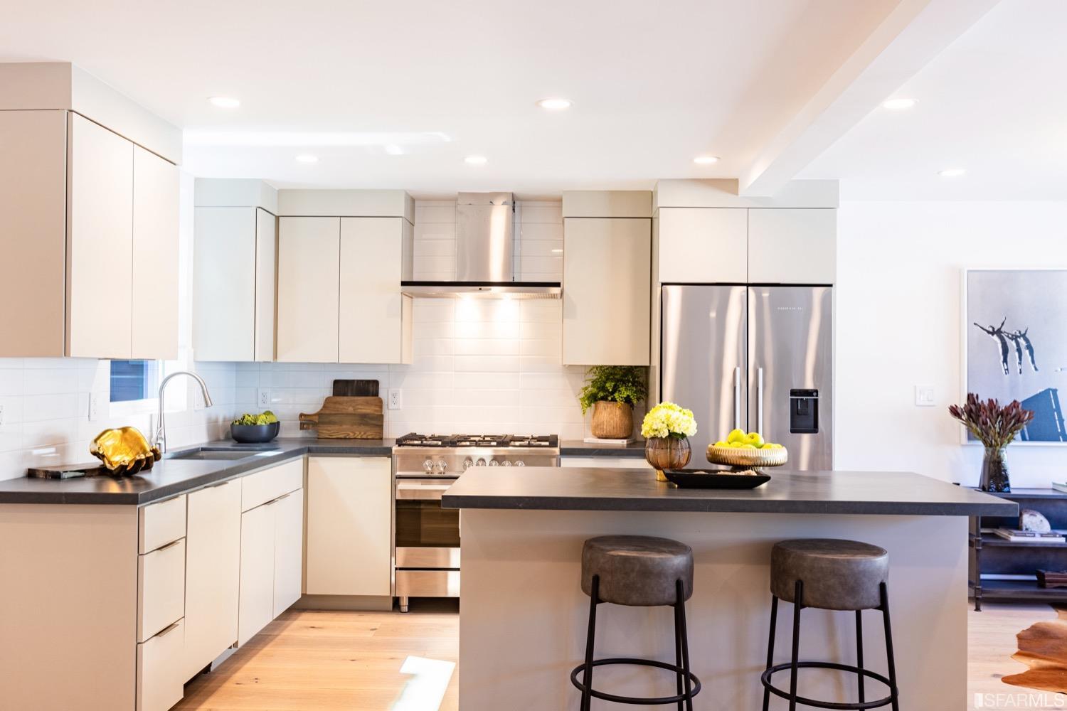 3057 Market Street Unit: 3059