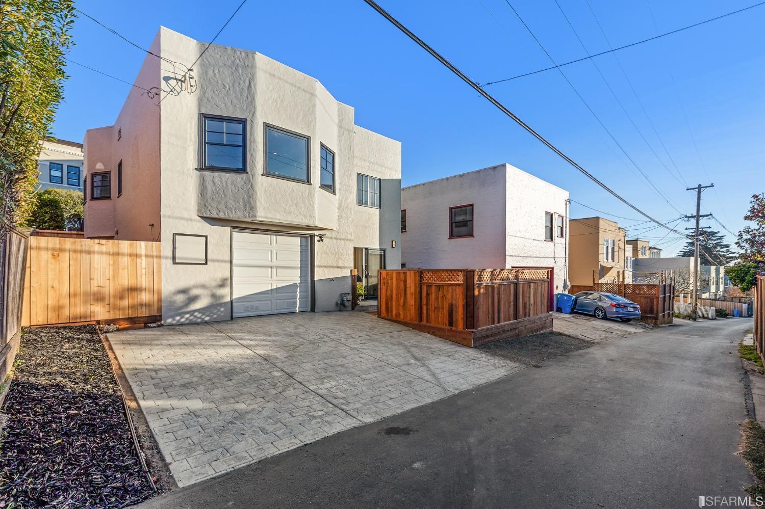 110 Aptos Avenue