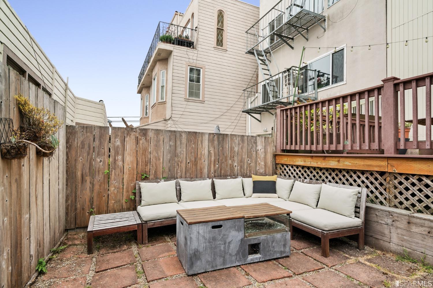 616 Moraga Street Unit: 3