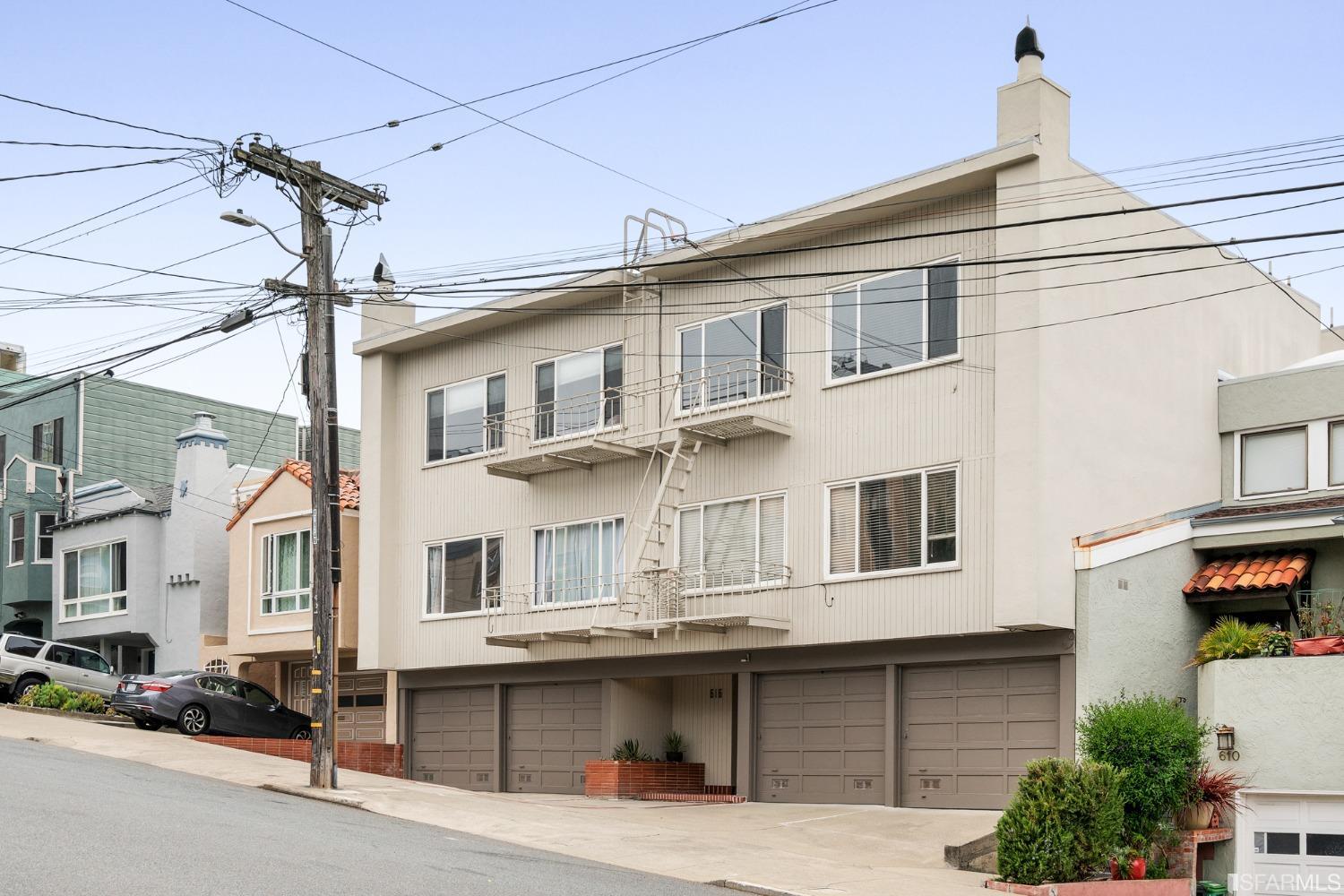 616 Moraga Street Unit: 3