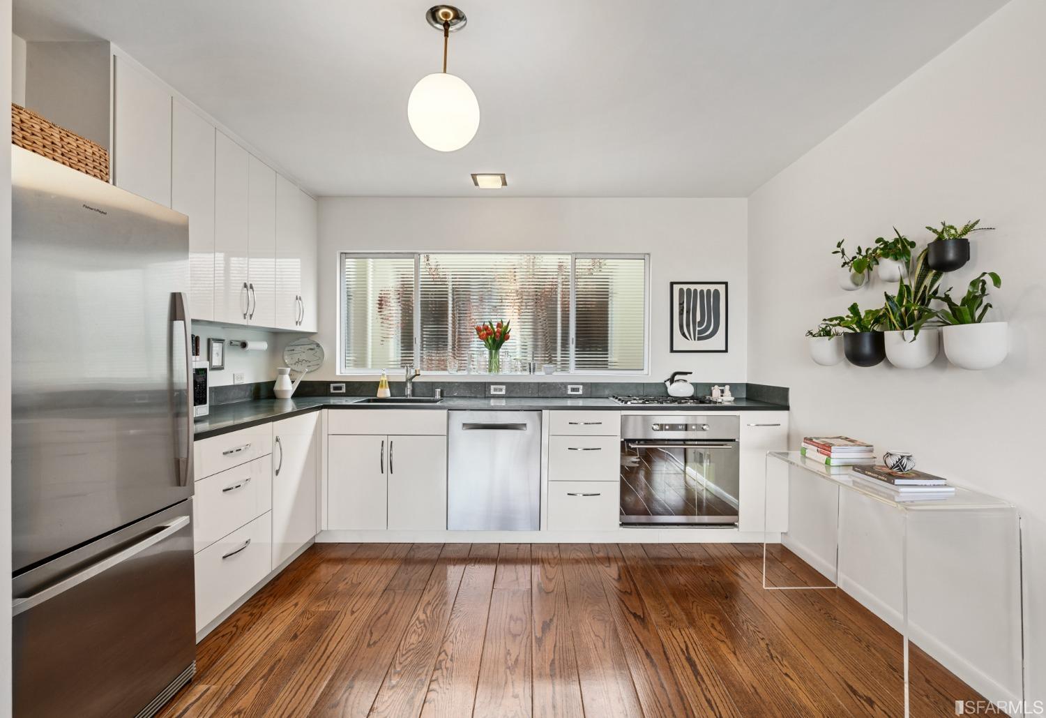 616 Moraga Street Unit: 3