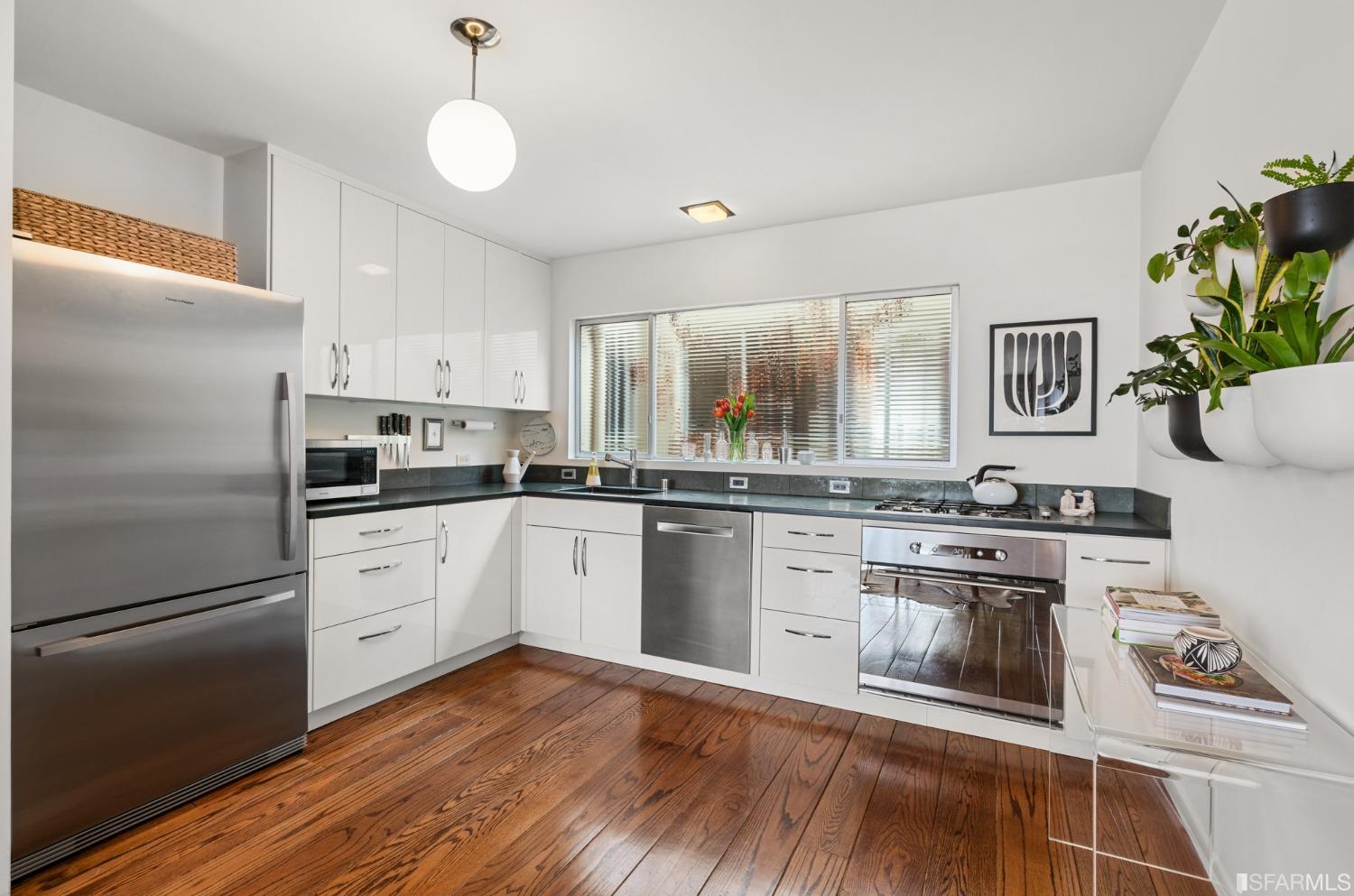 616 Moraga Street Unit: 3