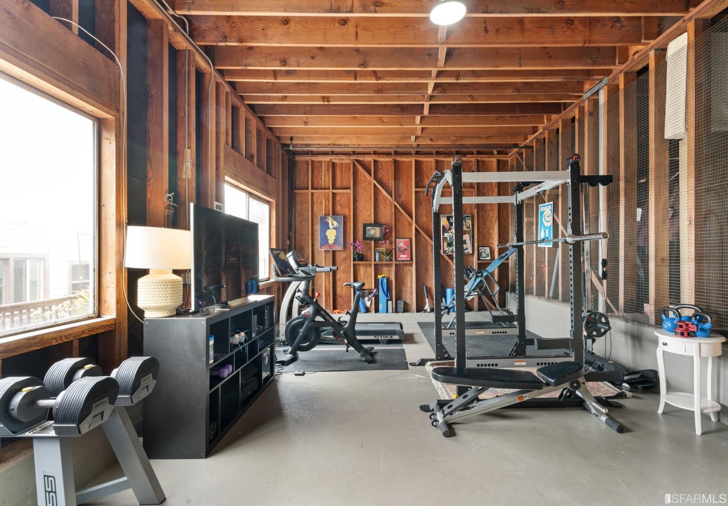 616 Moraga Street Unit: 3