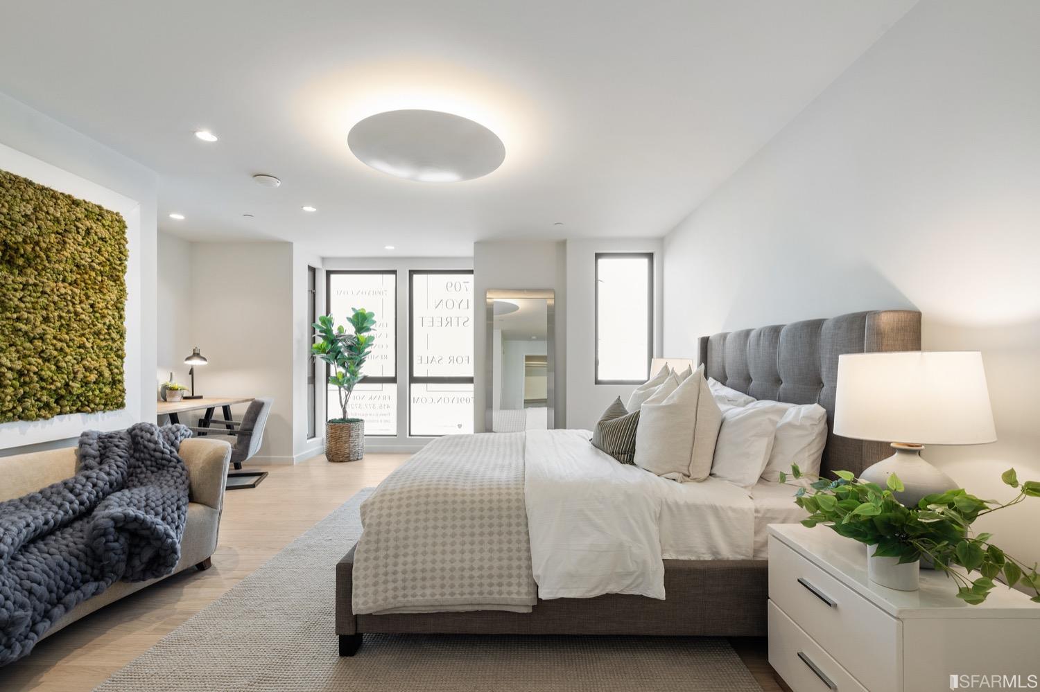 709 Lyon Street Unit: 2