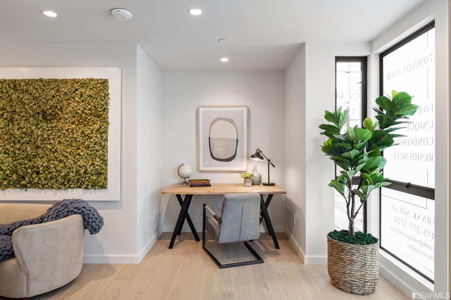 709 Lyon Street Unit: 2