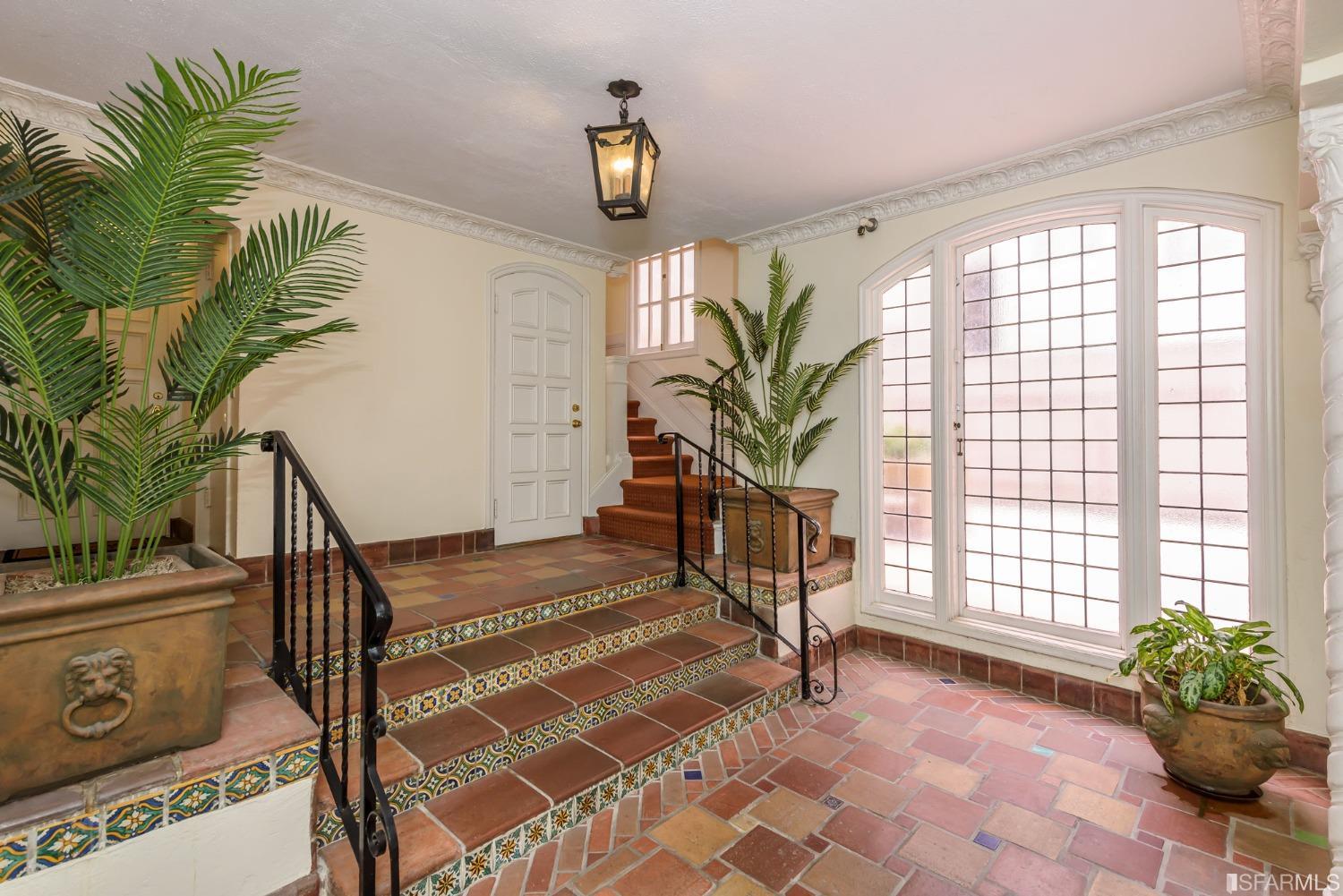 3555 Jackson Street Unit: 4