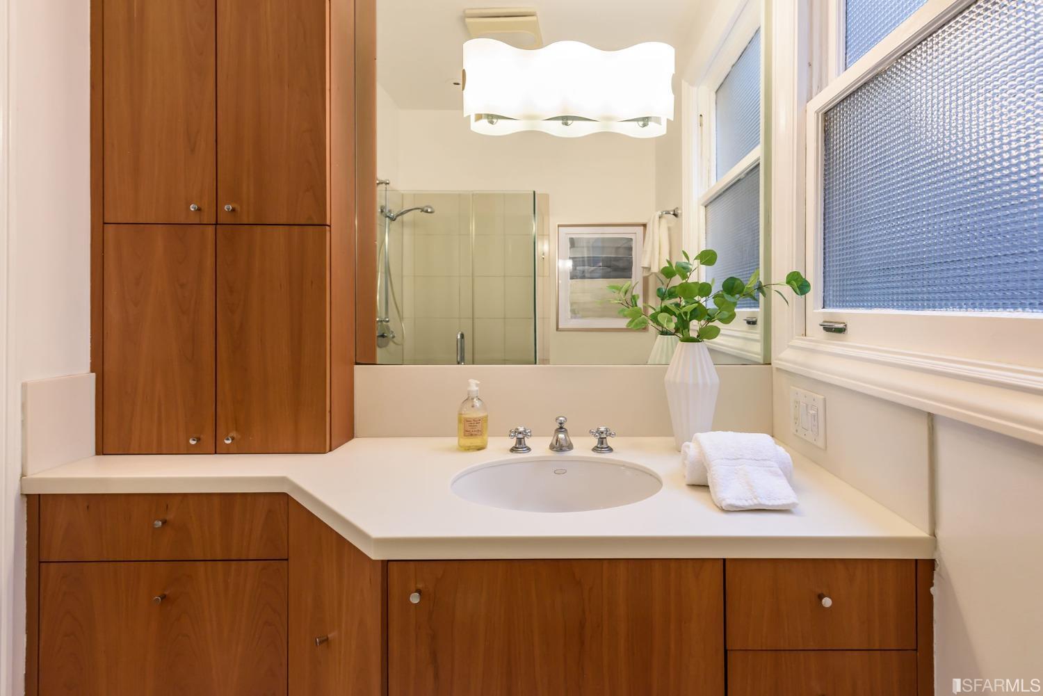 3555 Jackson Street Unit: 4