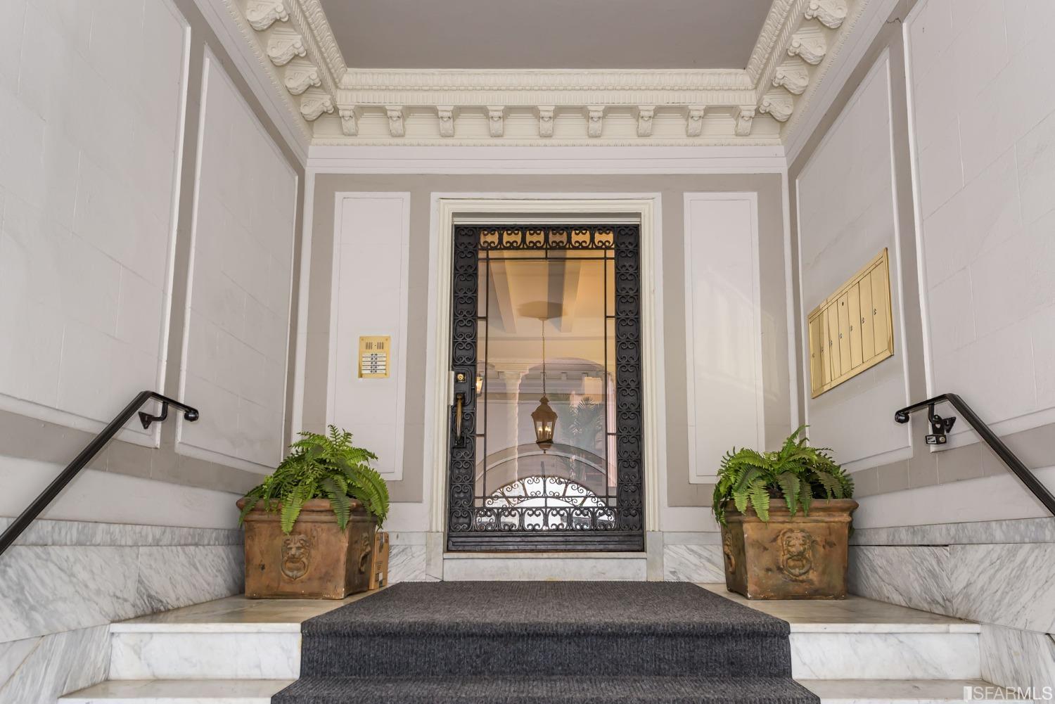 3555 Jackson Street Unit: 4