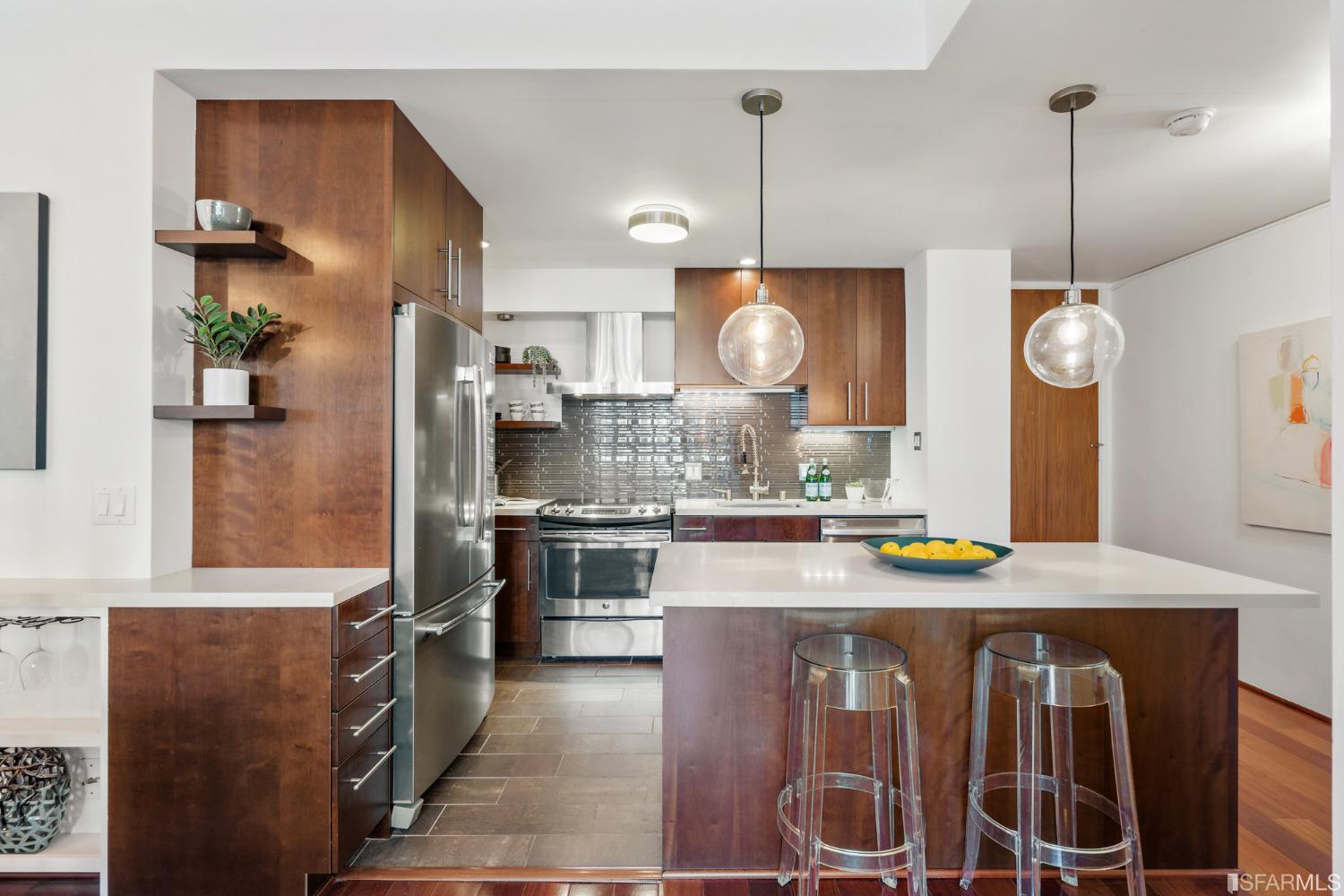 1001 Pine Street Unit: 102
