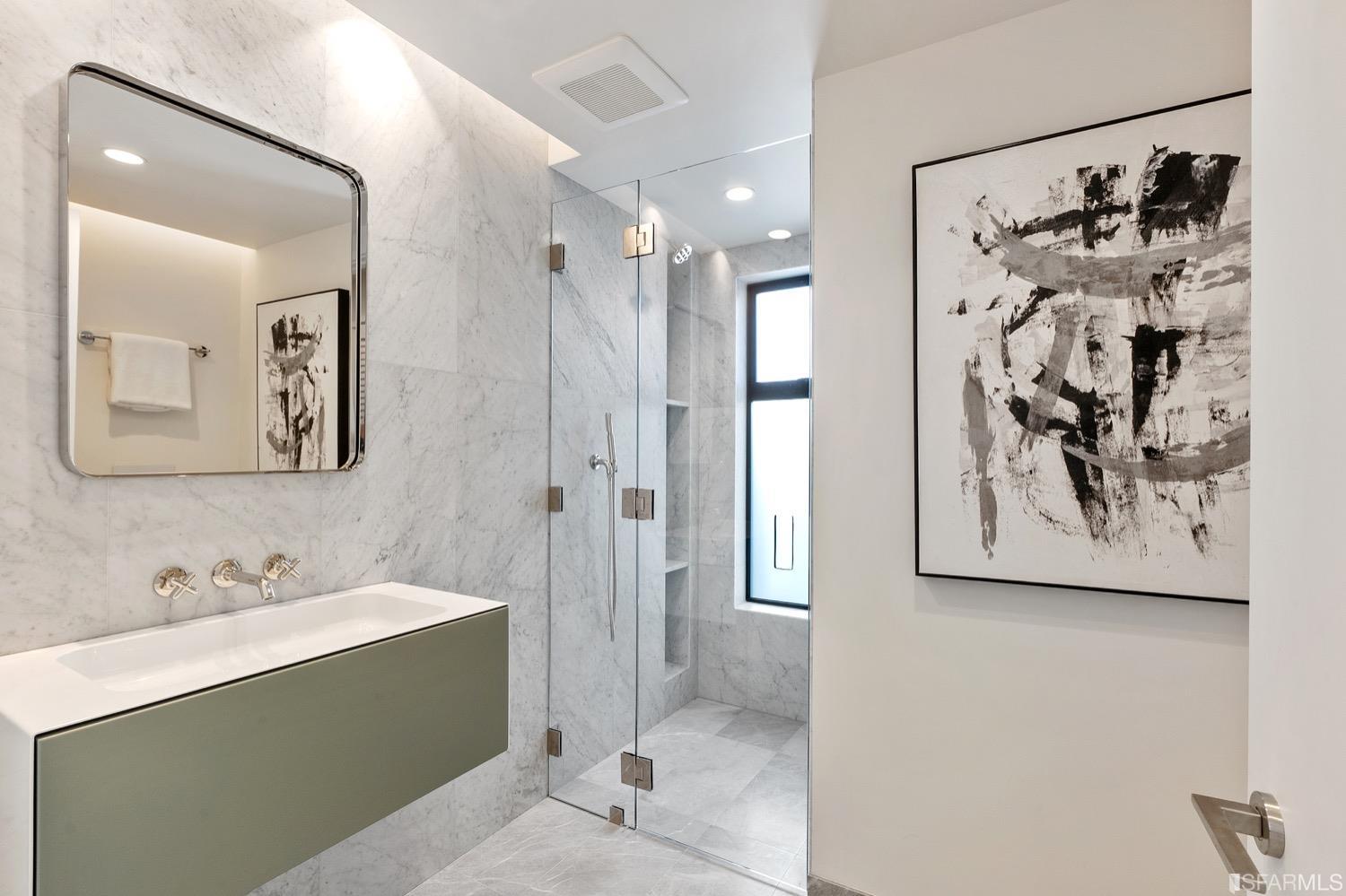 709 Lyon Street Unit: 5