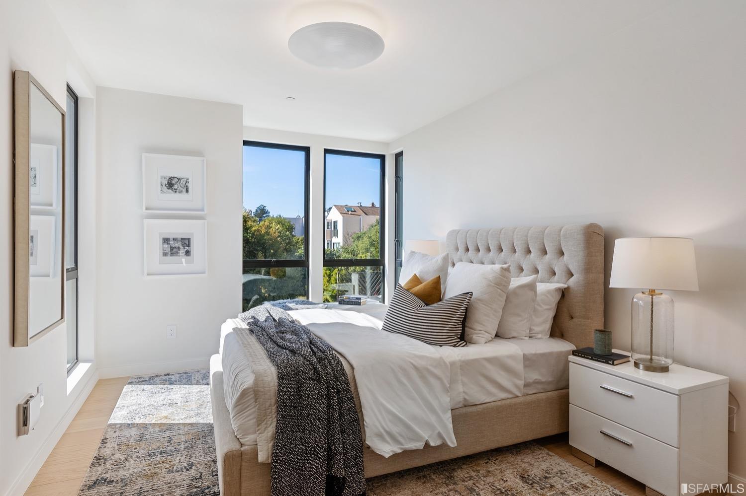 709 Lyon Street Unit: 5