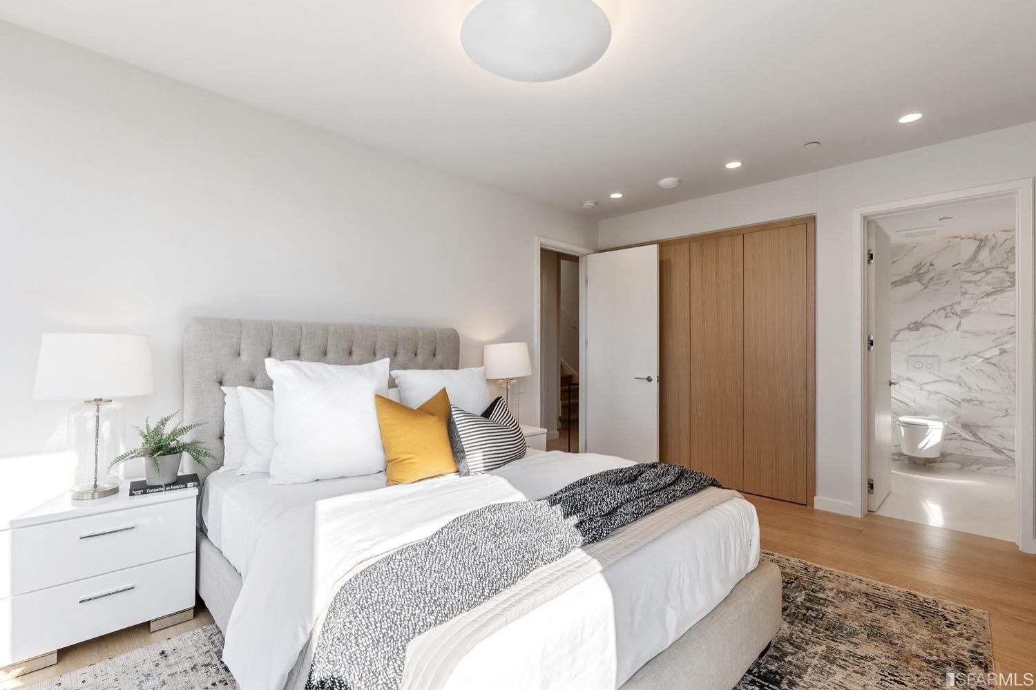 709 Lyon Street Unit: 5