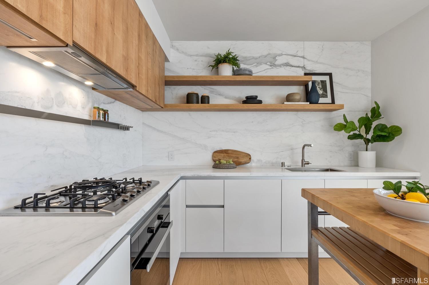 709 Lyon Street Unit: 5