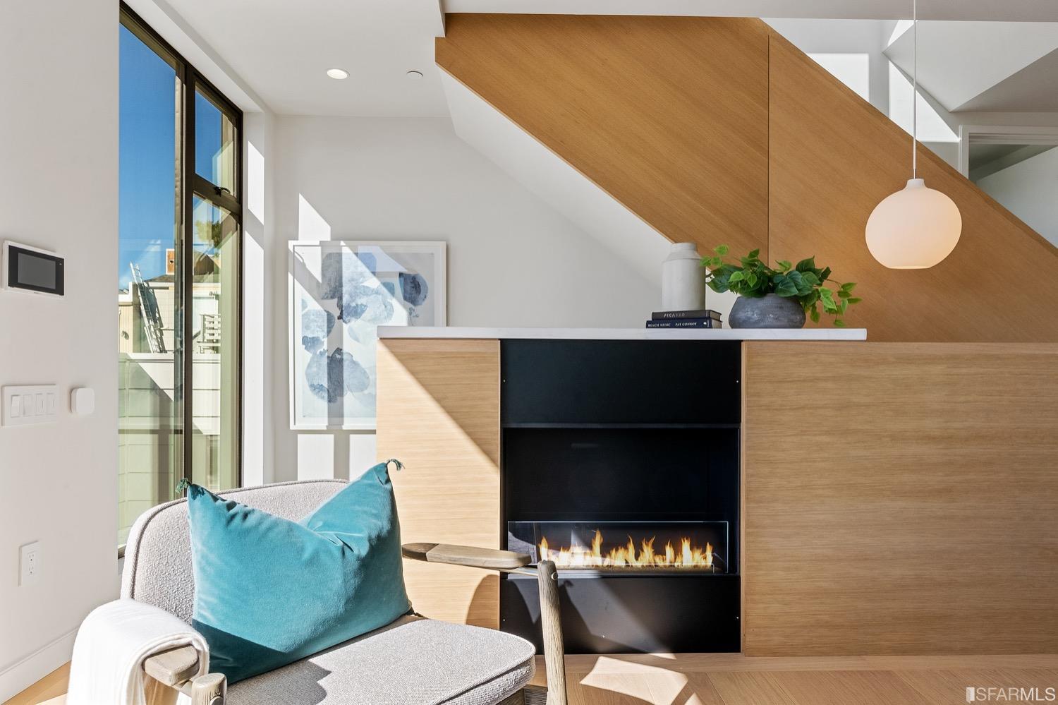 709 Lyon Street Unit: 5