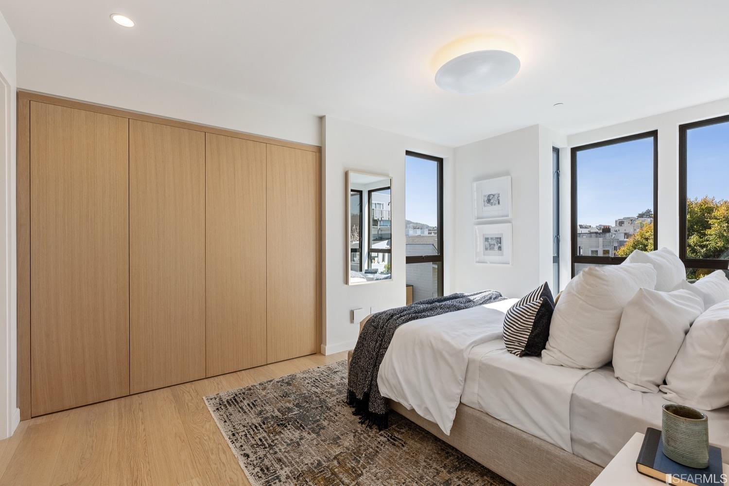 709 Lyon Street Unit: 5