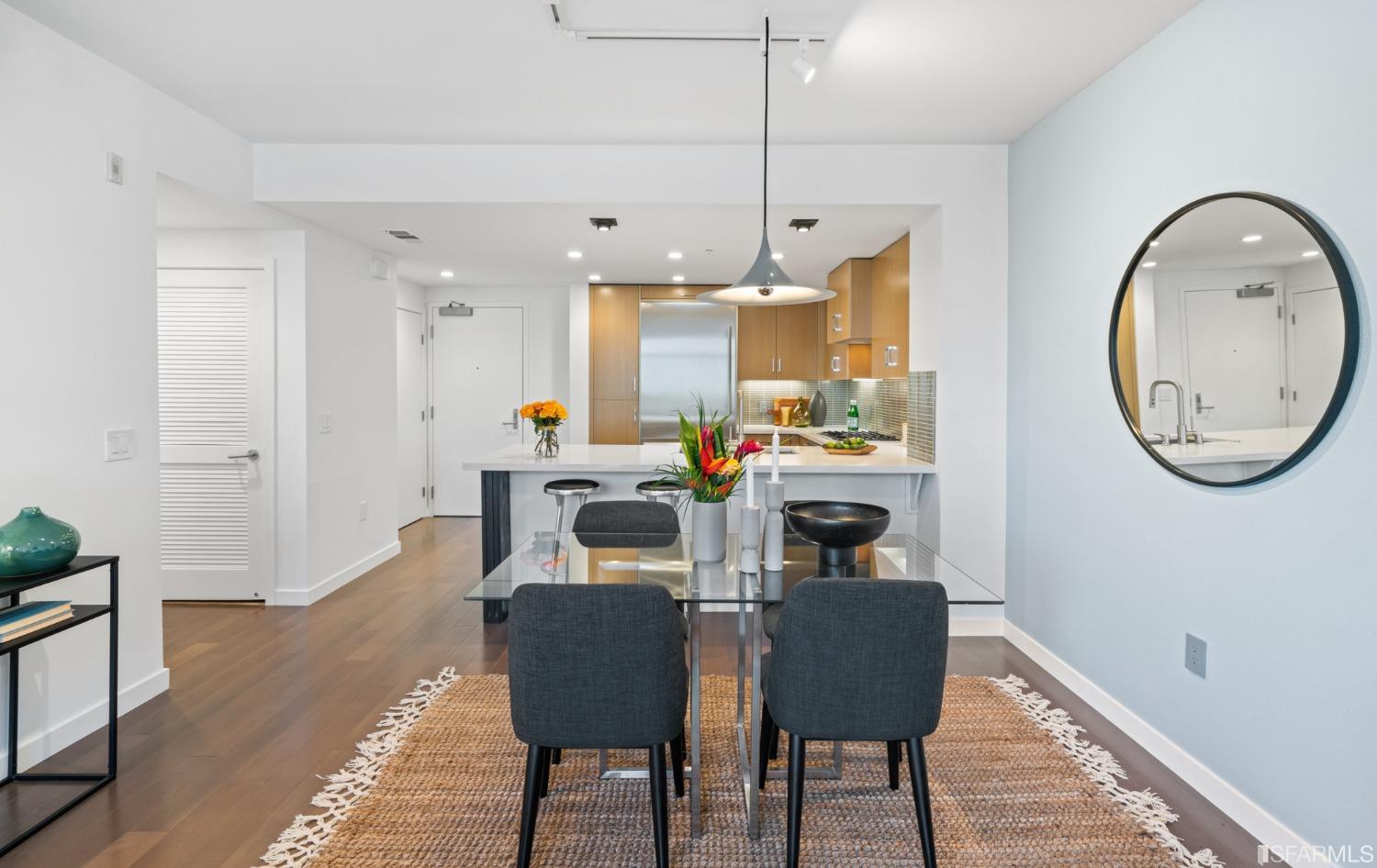 2655 Bush Street Unit: 203