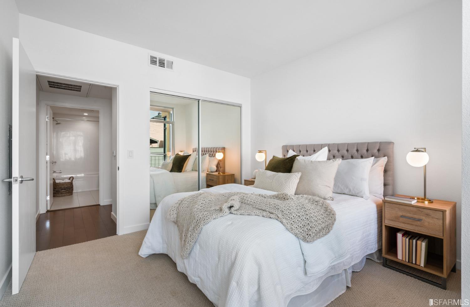 2655 Bush Street Unit: 203