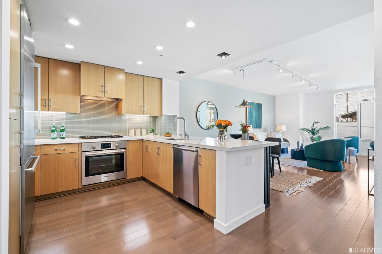 2655 Bush Street Unit: 203