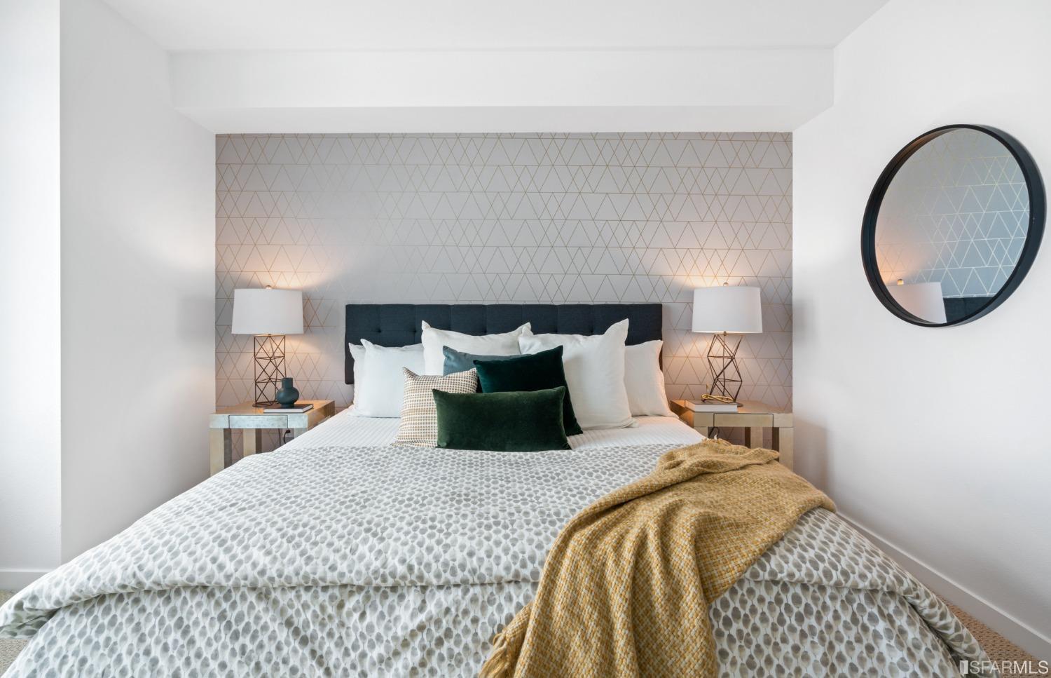 2655 Bush Street Unit: 203