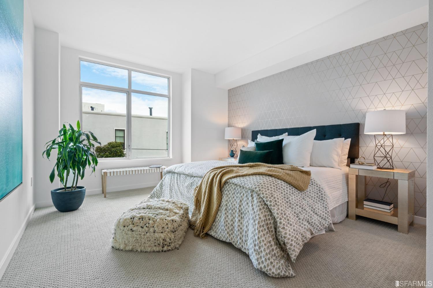 2655 Bush Street Unit: 203