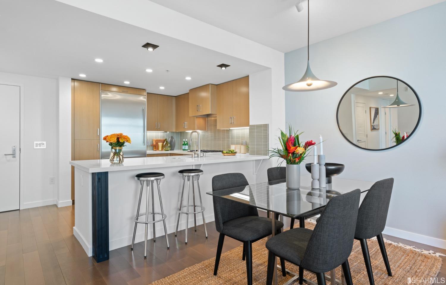 2655 Bush Street Unit: 203