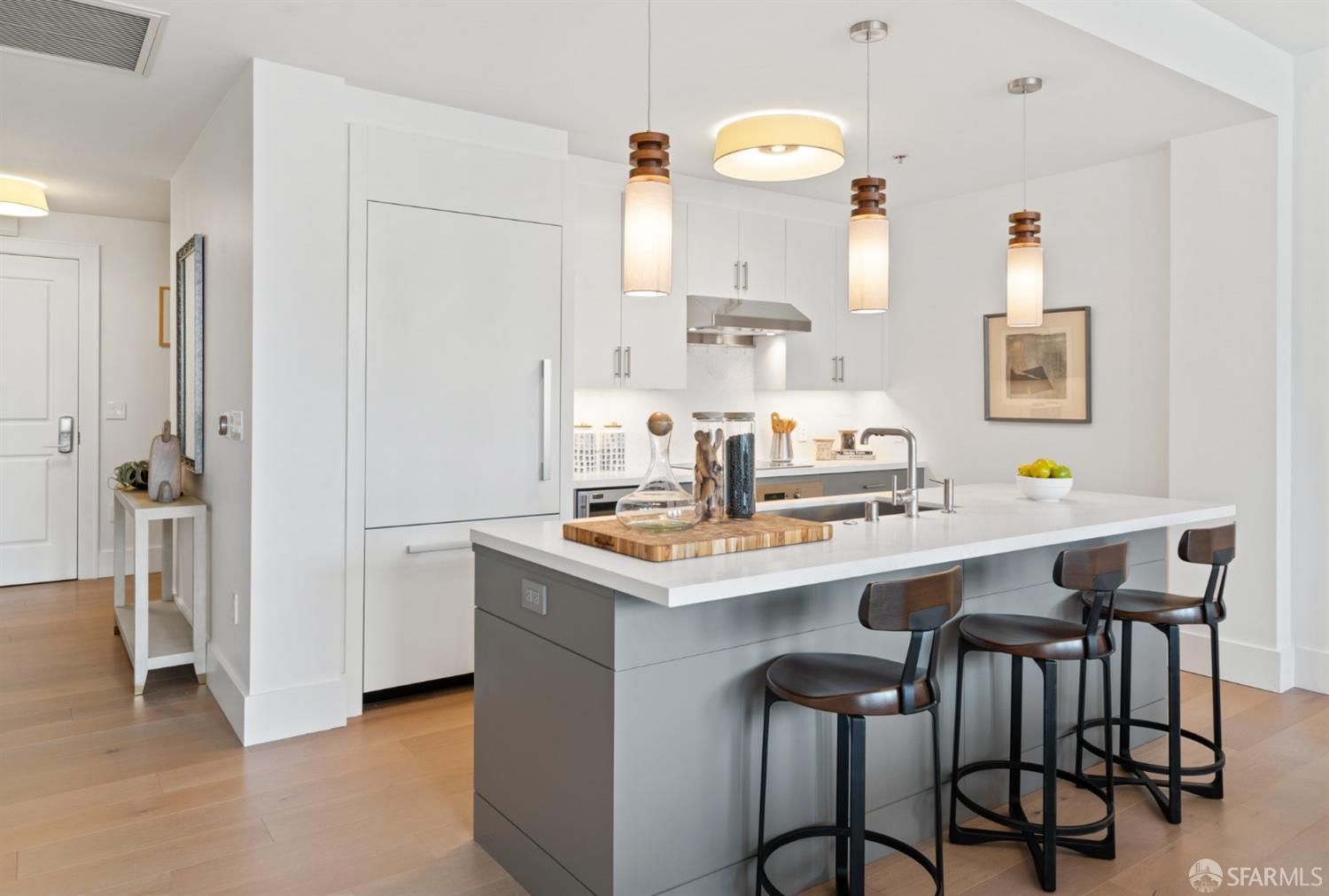 690 Market Street Unit: 901