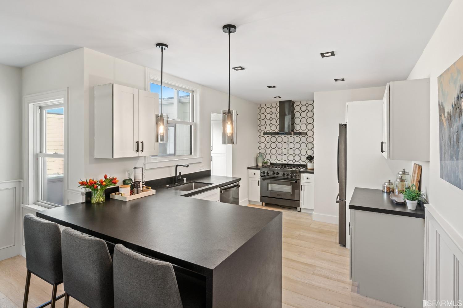 3525 Cabrillo Street