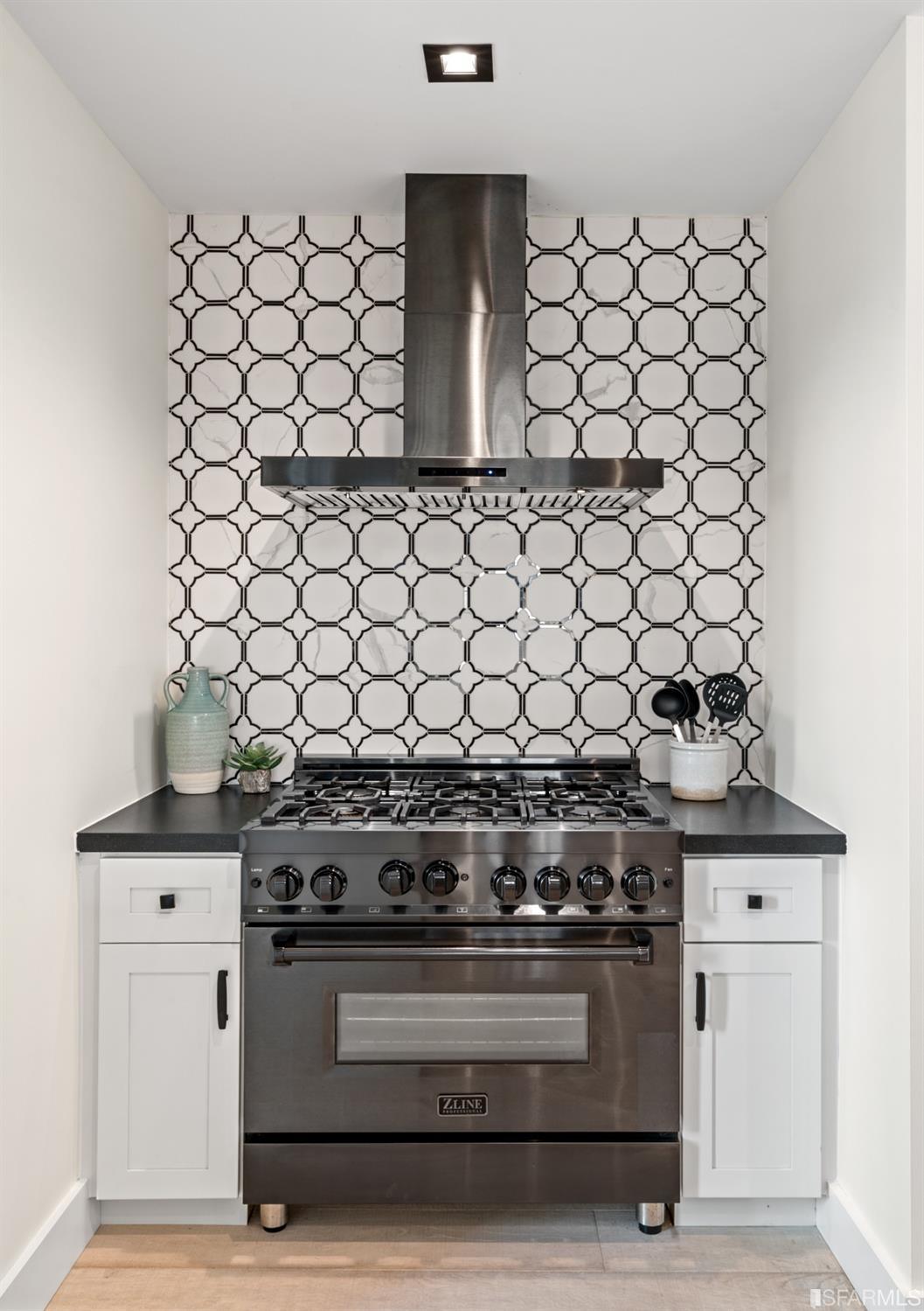 3525 Cabrillo Street