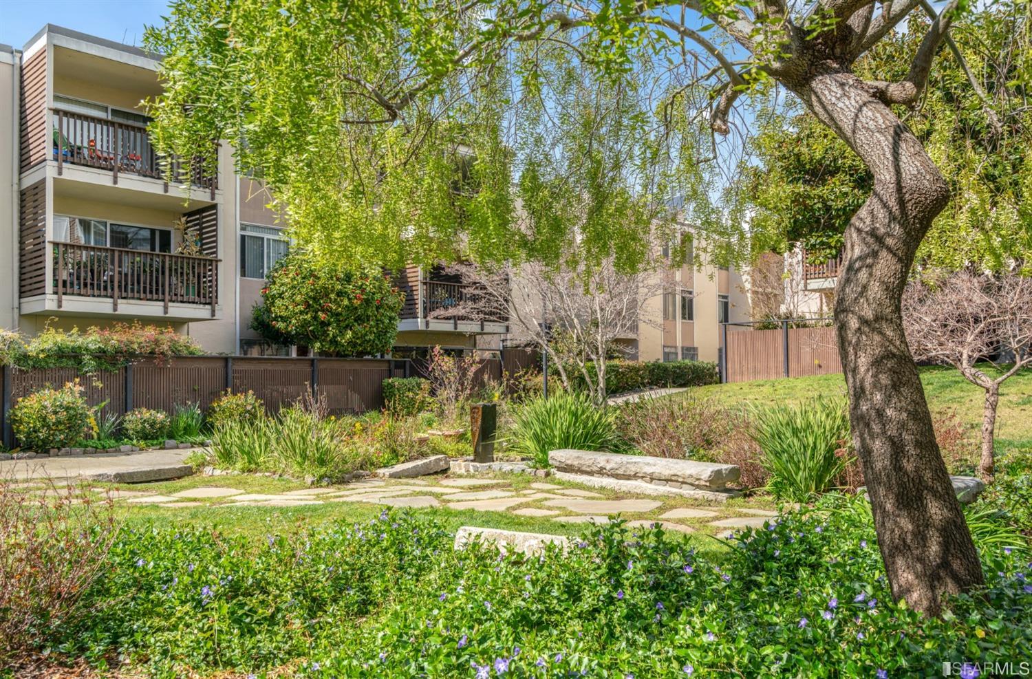 1315 Laguna Street Unit: 4