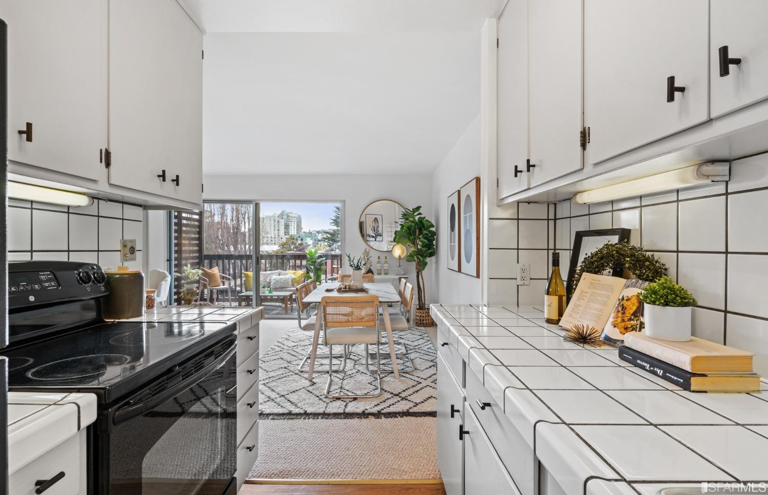 1315 Laguna Street Unit: 4