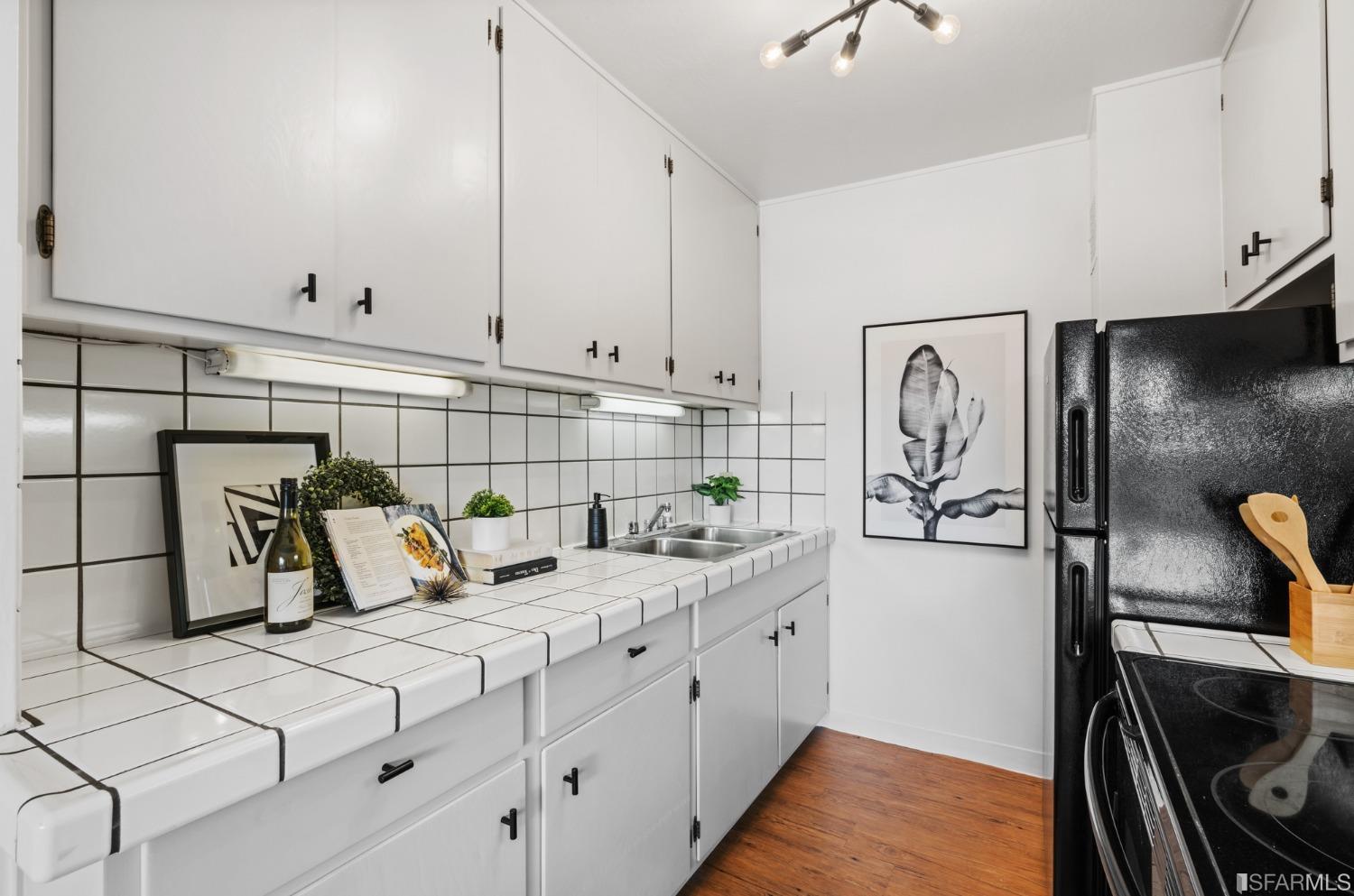 1315 Laguna Street Unit: 4