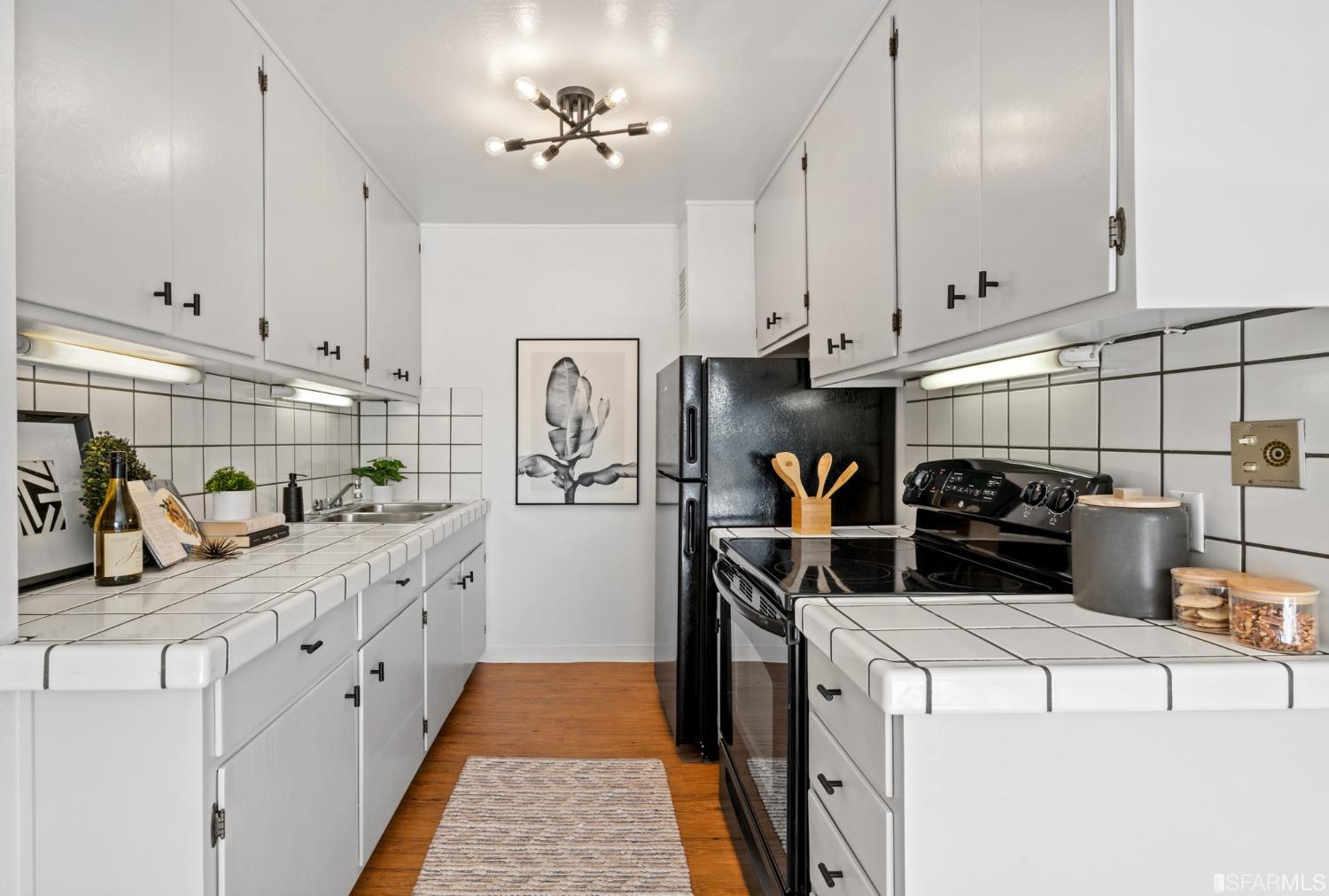 1315 Laguna Street Unit: 4