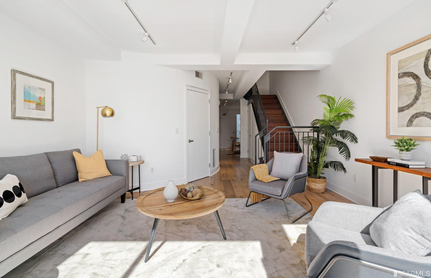 1452 Bush Street Unit: 11