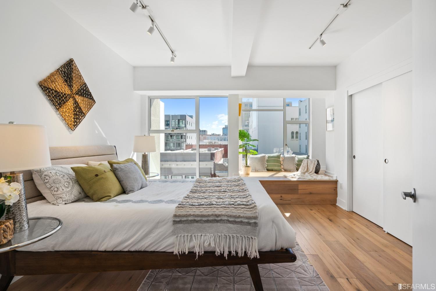 1452 Bush Street Unit: 11