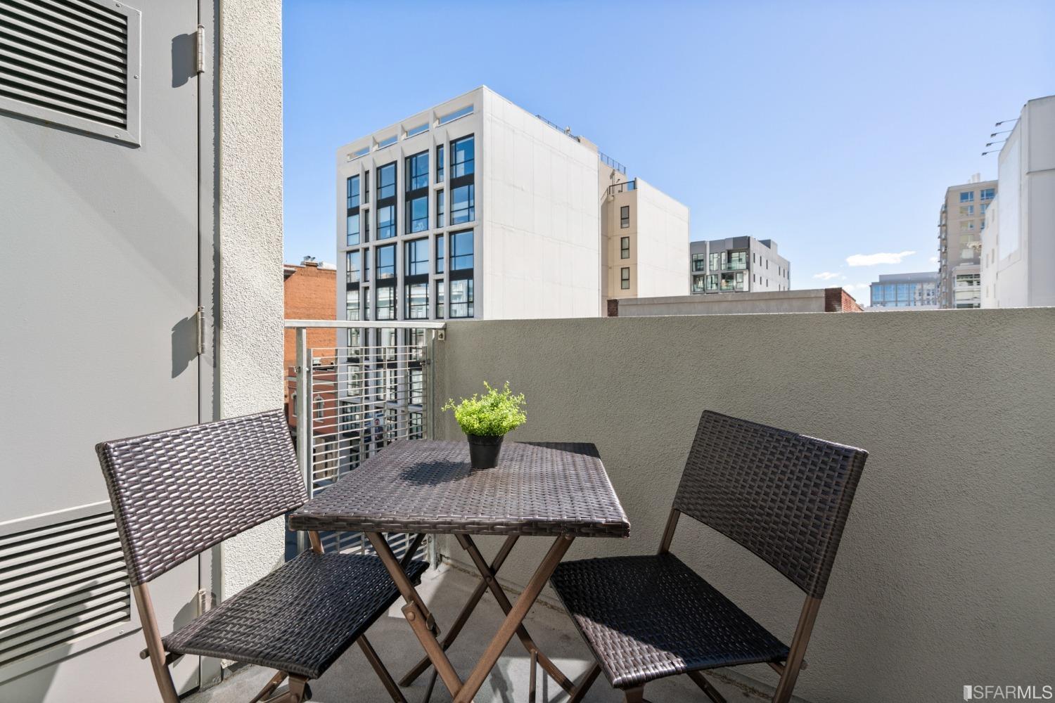 1452 Bush Street Unit: 11