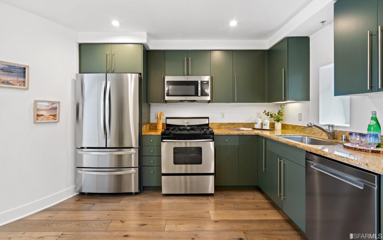 1452 Bush Street Unit: 11