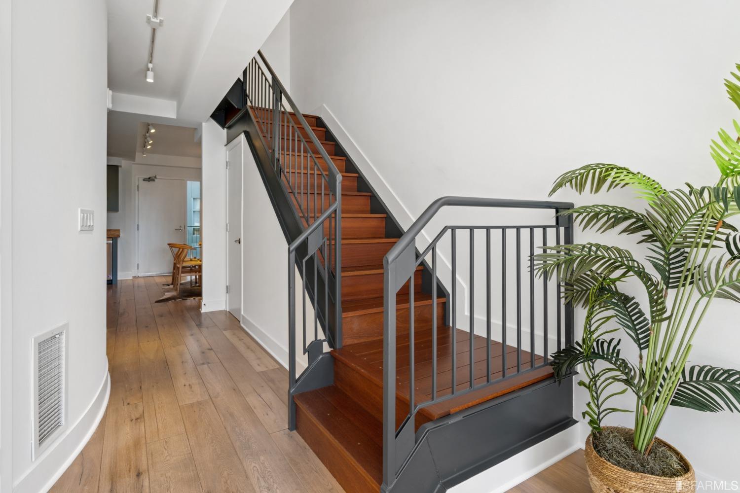 1452 Bush Street Unit: 11